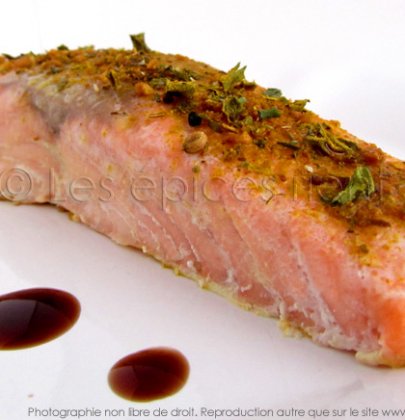 Pavé de saumon aux épices, cuisson à l’unilatérale