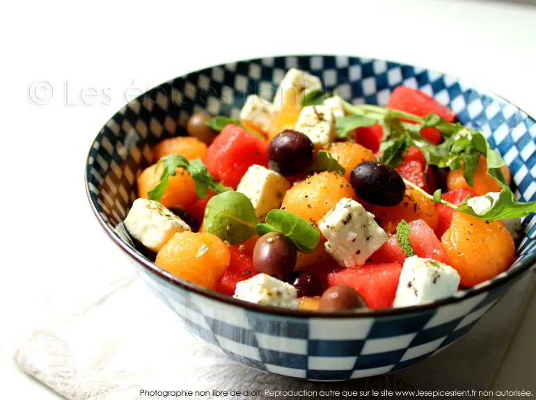 Salade De Pasteque Feta Melon Et Olives Noires Les Epices Rient