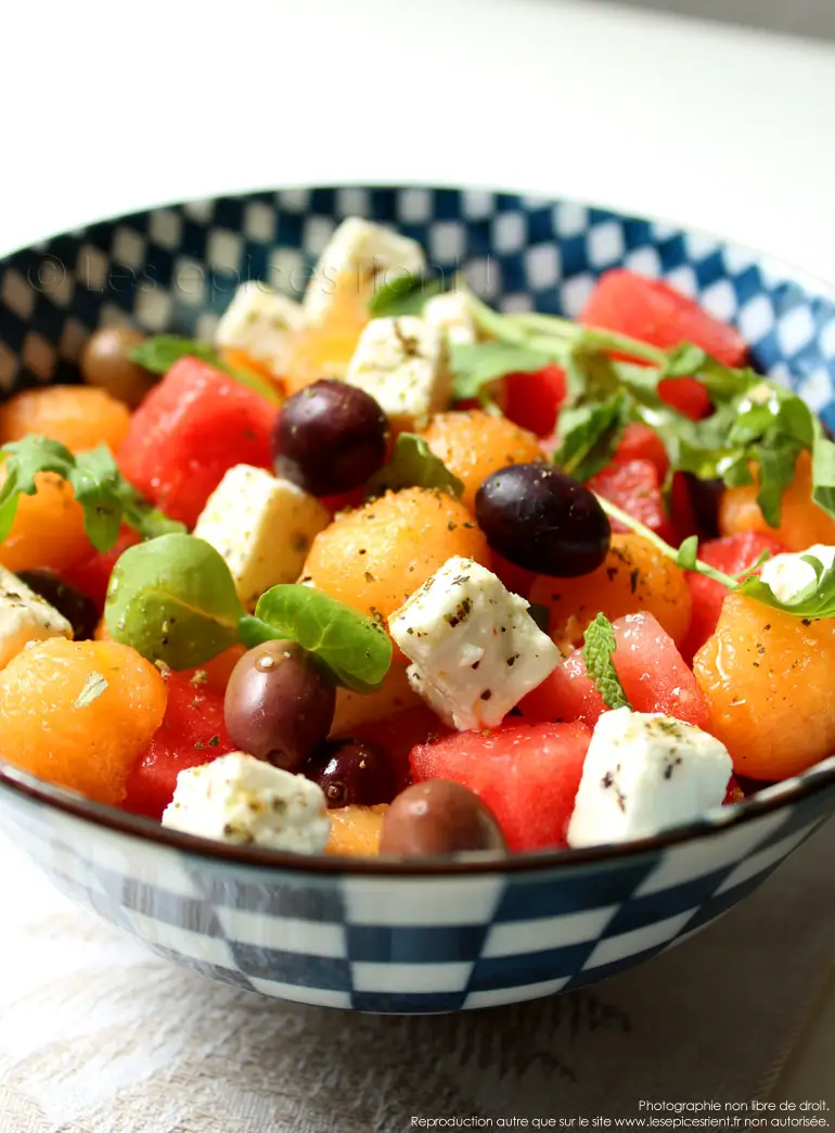 Salade de pastèque, feta, melon et olives noires