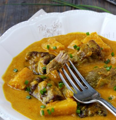 Curry doux de porc mijoté à l’ananas